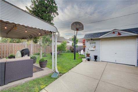 7612 Ira Avenue Brooklyn OH 44144