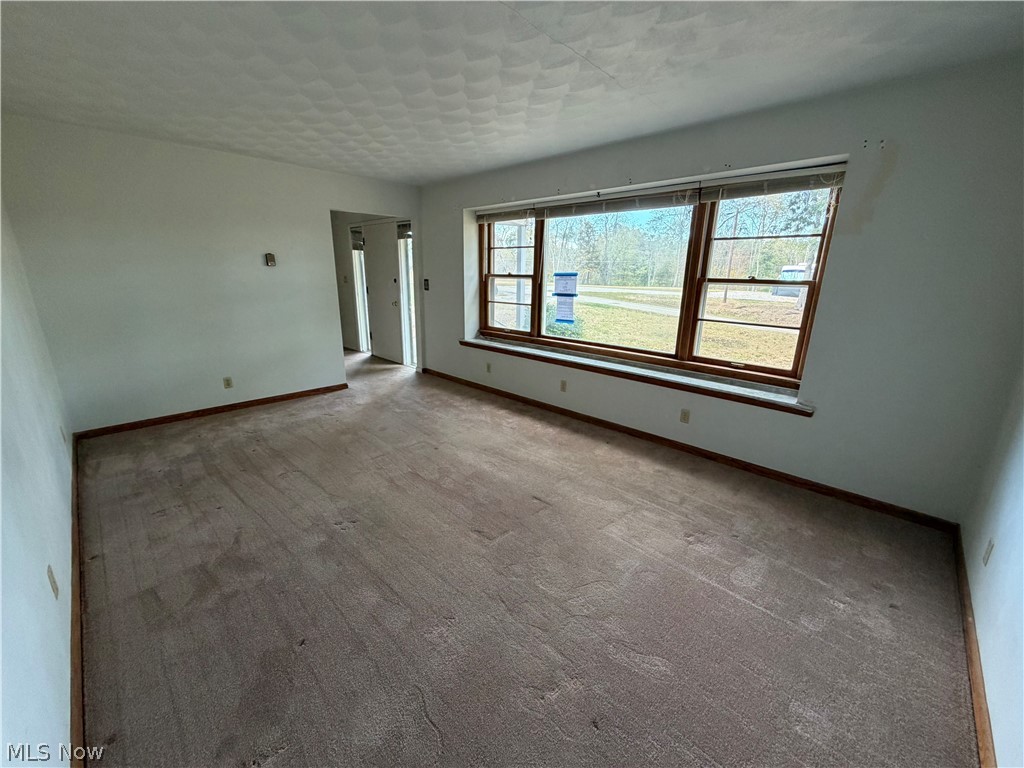 2746 Kragel Road Richmond OH 43944