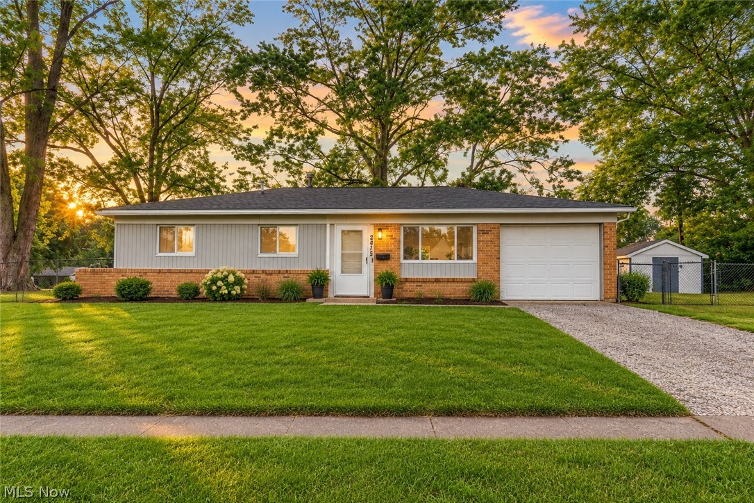 2415 Regentview Street NE Canton OH 44705
