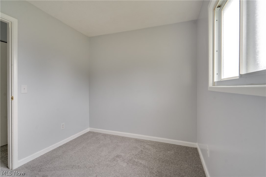 2415 Regentview Street NE Canton OH 44705