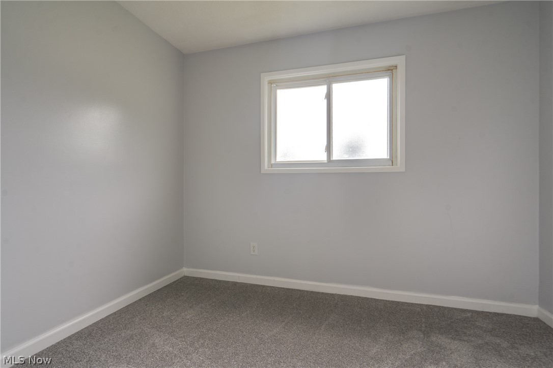 2415 Regentview Street NE Canton OH 44705