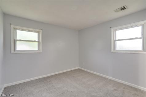 2415 Regentview Street NE Canton OH 44705
