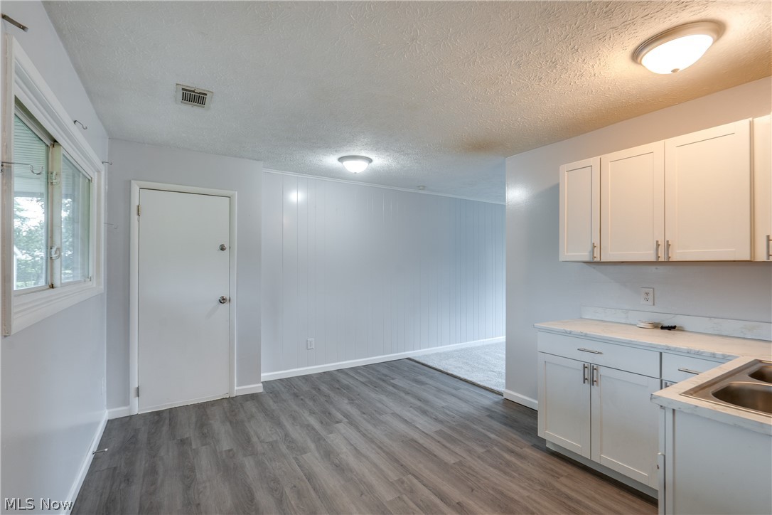 2415 Regentview Street NE Canton OH 44705