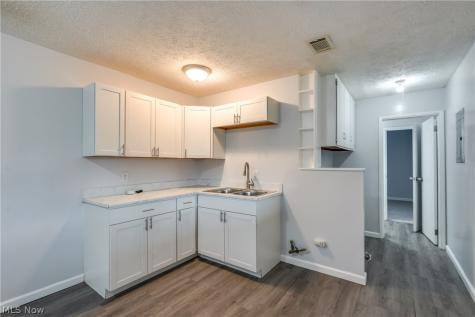 2415 Regentview Street NE Canton OH 44705