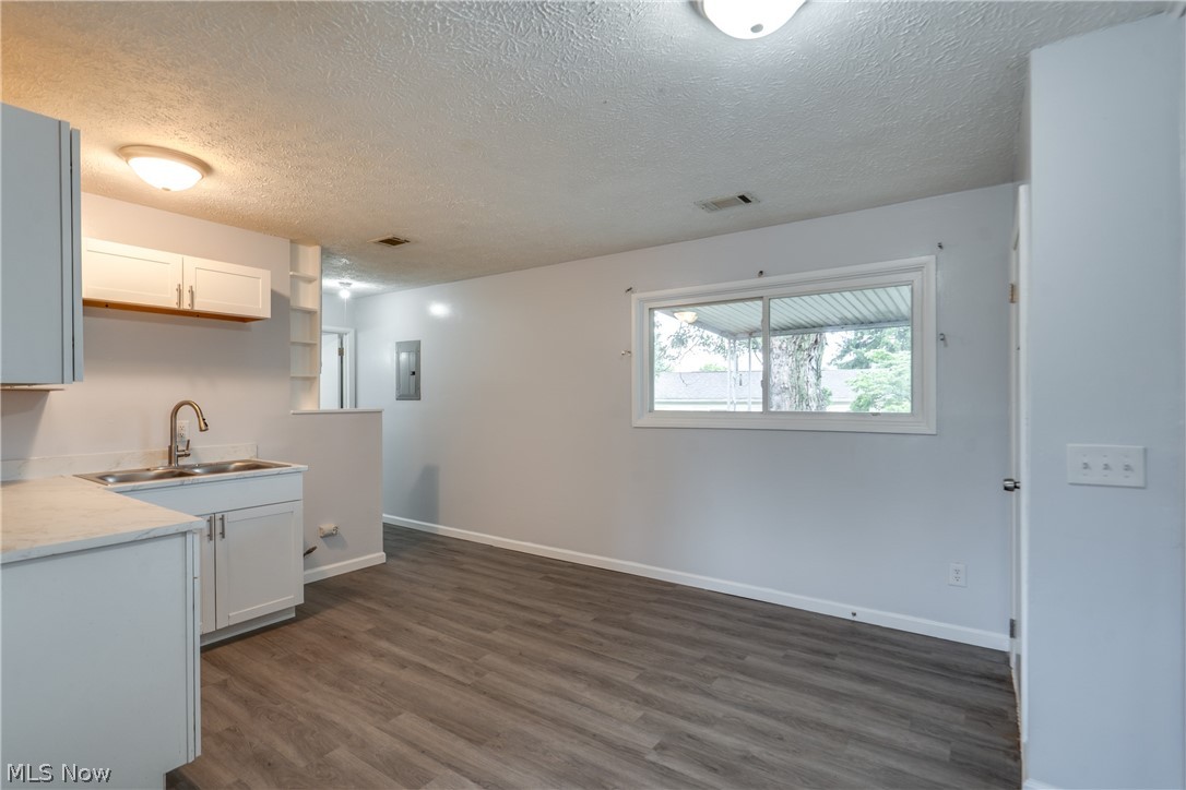 2415 Regentview Street NE Canton OH 44705