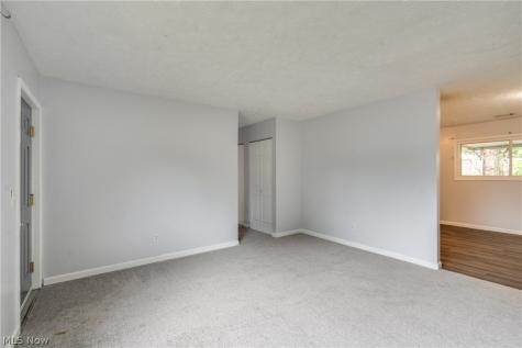 2415 Regentview Street NE Canton OH 44705