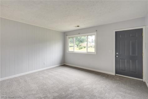2415 Regentview Street NE Canton OH 44705