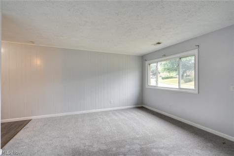 2415 Regentview Street NE Canton OH 44705
