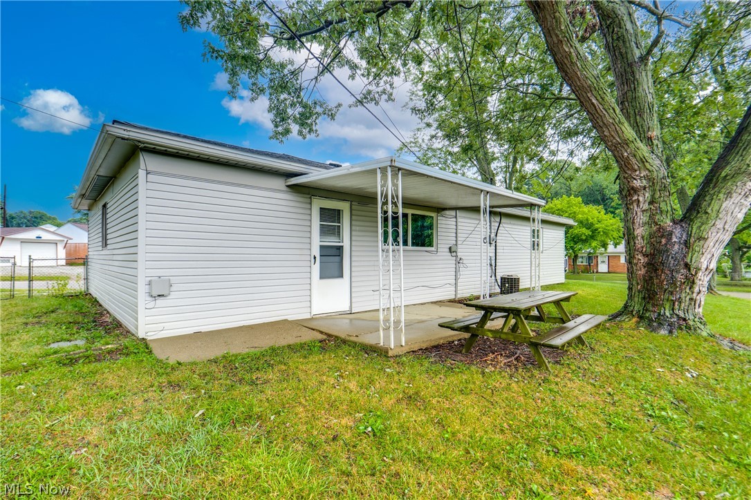 2415 Regentview Street NE Canton OH 44705