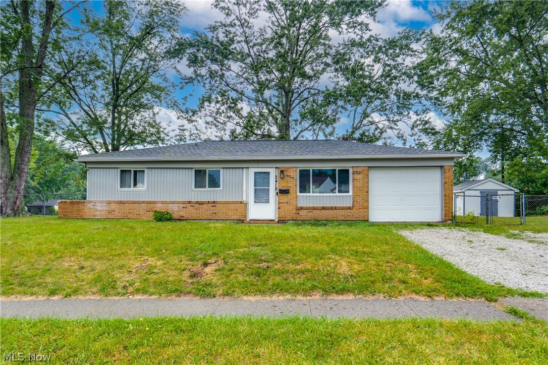 2415 Regentview Street NE Canton OH 44705
