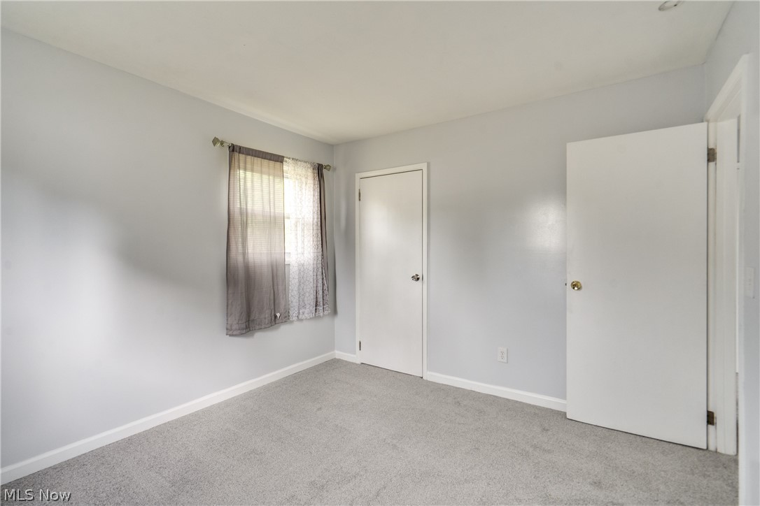 2415 Regentview Street NE Canton OH 44705