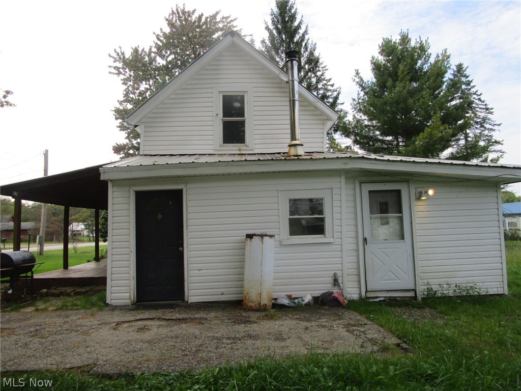 2605 E Water Street Rock Creek OH 44084