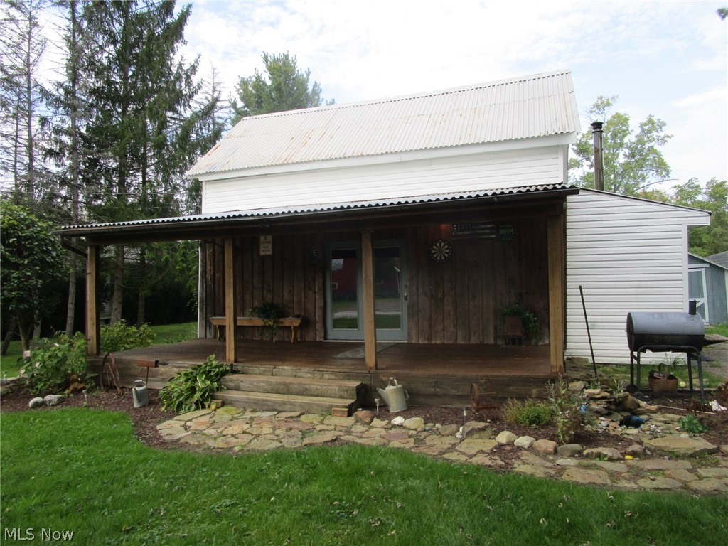 2605 E Water Street Rock Creek OH 44084