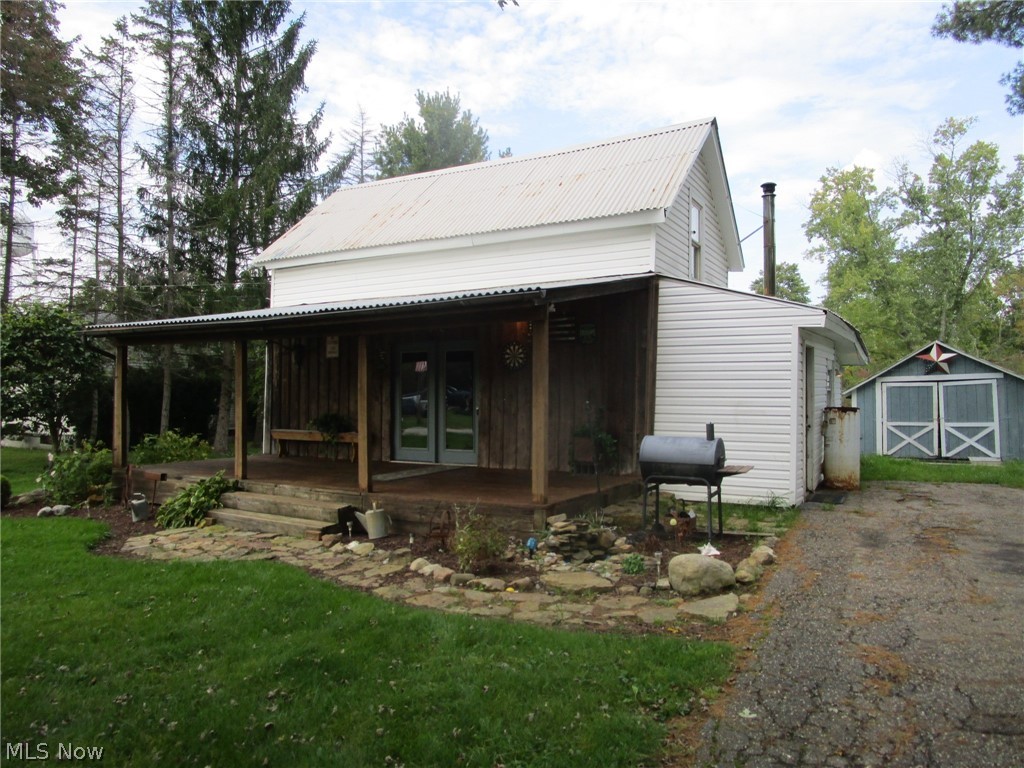 2605 E Water Street Rock Creek OH 44084