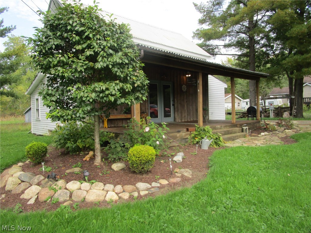 2605 E Water Street Rock Creek OH 44084