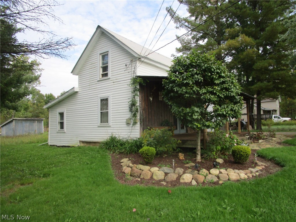 2605 E Water Street Rock Creek OH 44084