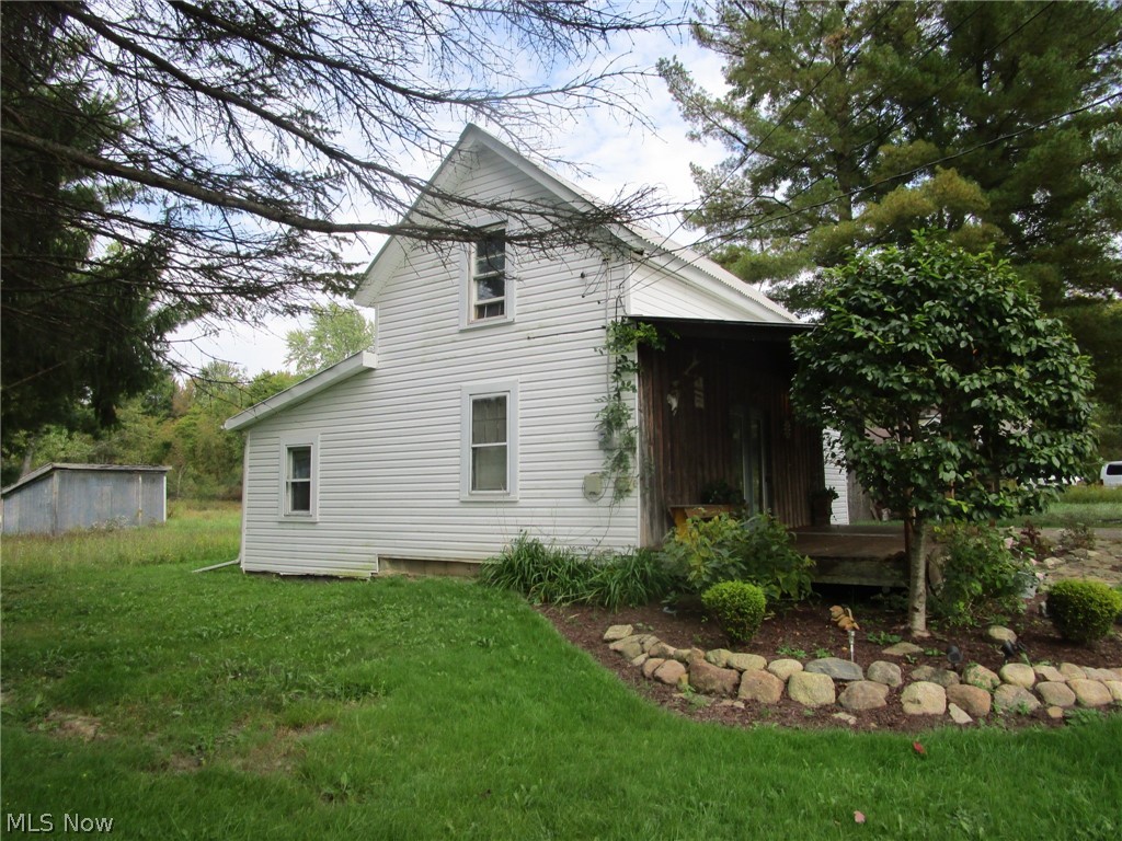 2605 E Water Street Rock Creek OH 44084
