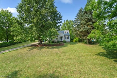 2134 Plymouth Drive Uniontown OH 44685