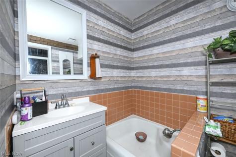 1305 Township Road 1656 Ashland OH 44805