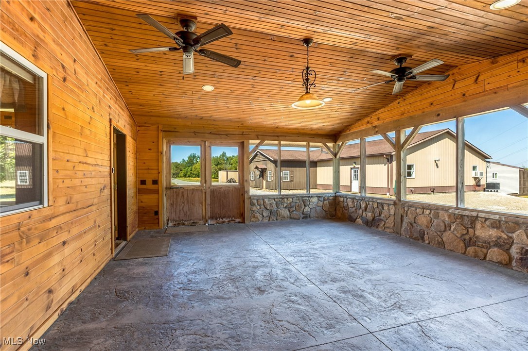 3044 Jasmine Road NW Carrollton OH 44615