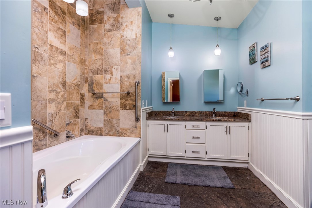 3044 Jasmine Road NW Carrollton OH 44615
