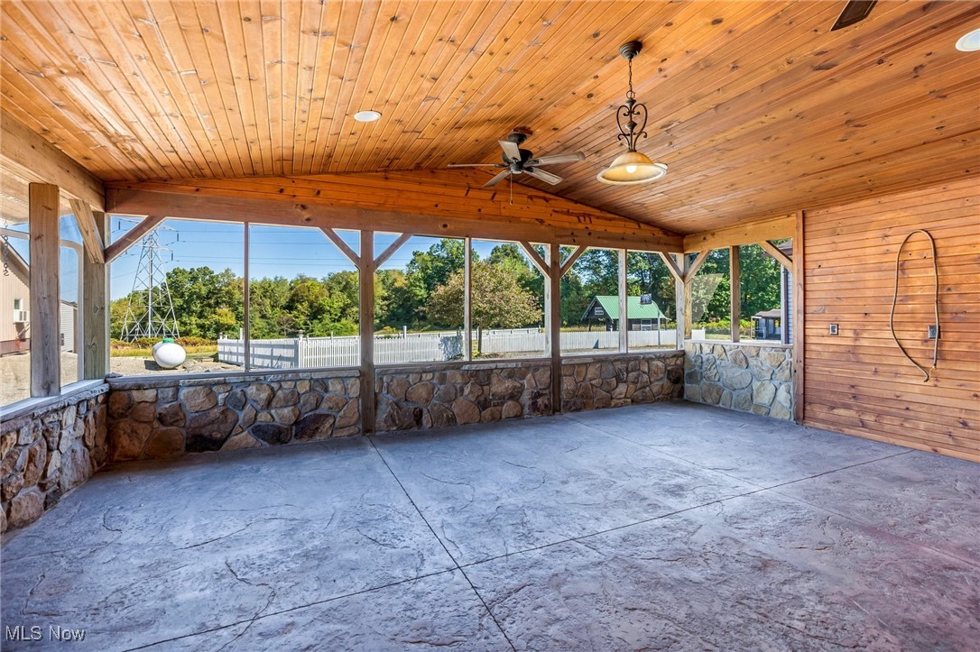 3044 Jasmine Road NW Carrollton OH 44615