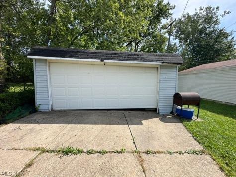 4413 E 158th Street Cleveland OH 44128