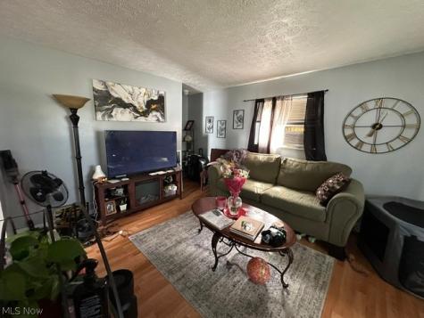 4413 E 158th Street Cleveland OH 44128