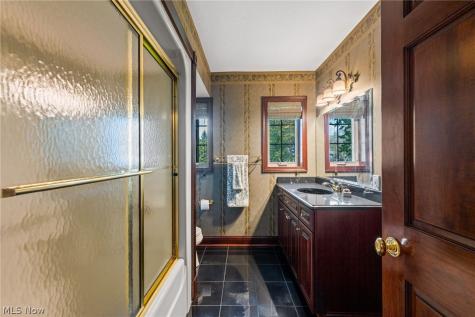 6736 Big Creek Parkway Middleburg Heights OH 44130