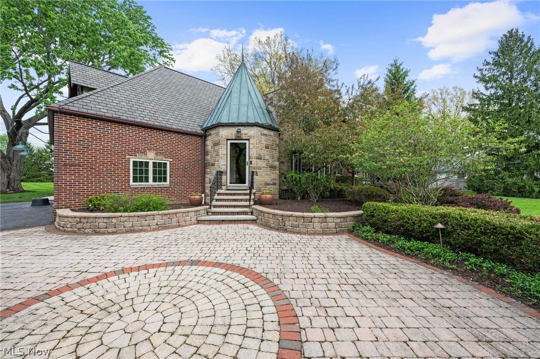 6736 Big Creek Parkway Middleburg Heights OH 44130