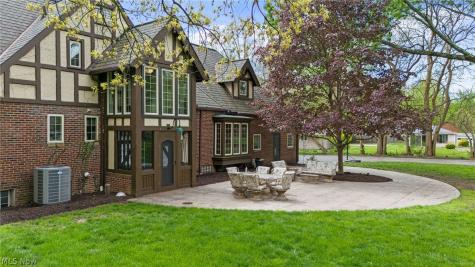 6736 Big Creek Parkway Middleburg Heights OH 44130