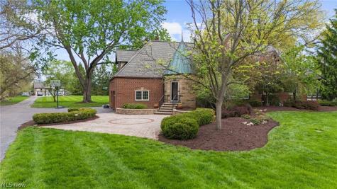 6736 Big Creek Parkway Middleburg Heights OH 44130