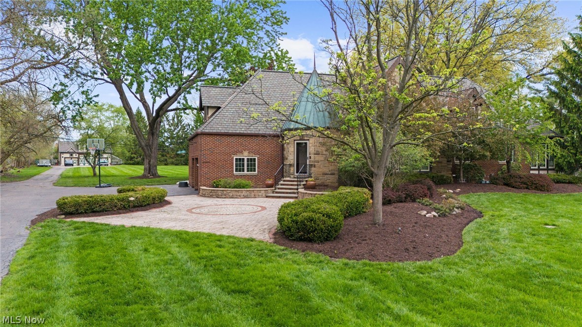 6736 Big Creek Parkway Middleburg Heights OH 44130