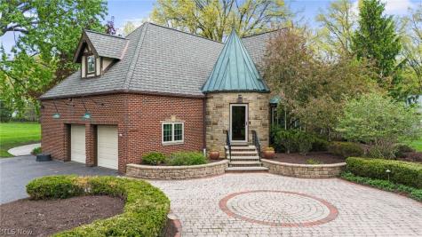 6736 Big Creek Parkway Middleburg Heights OH 44130