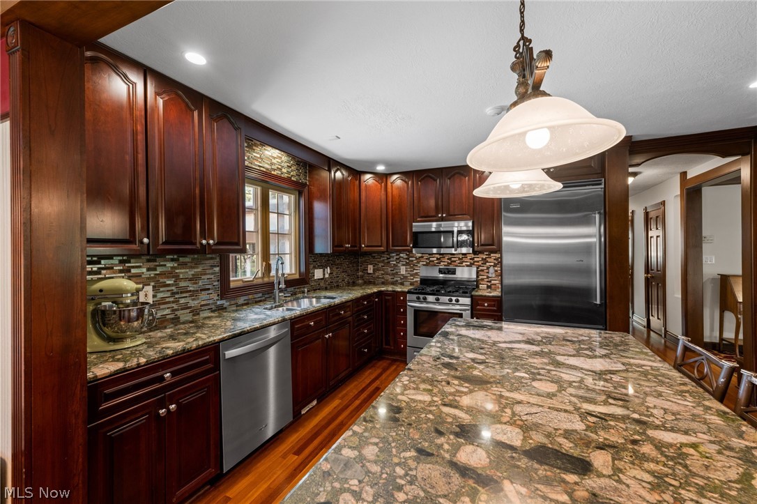 6736 Big Creek Parkway Middleburg Heights OH 44130