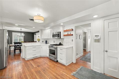 21348 Stratford Avenue Rocky River OH 44116