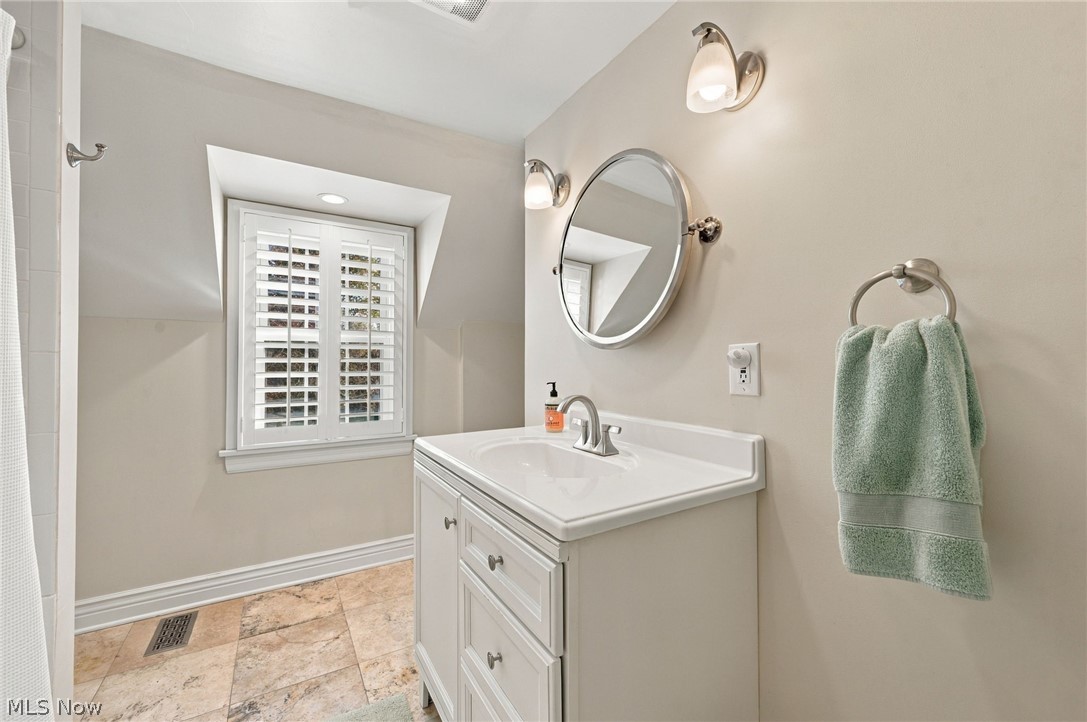 21348 Stratford Avenue Rocky River OH 44116