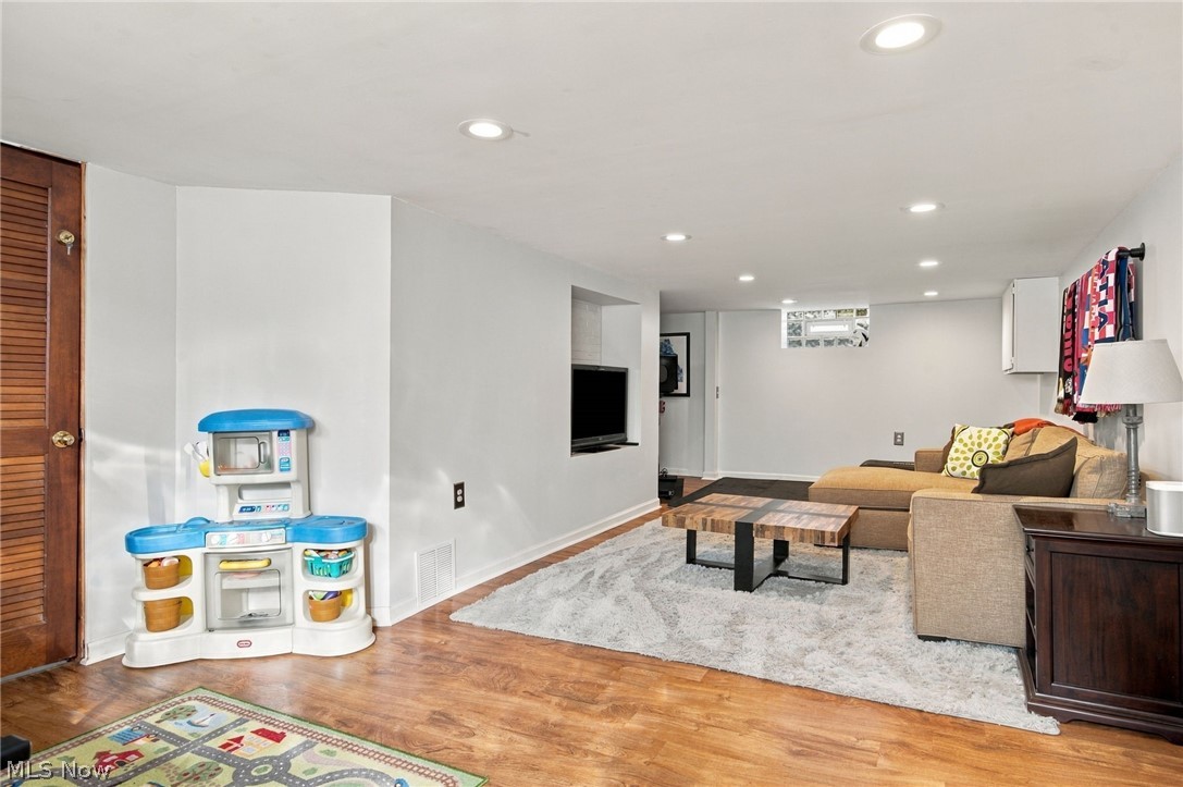 21348 Stratford Avenue Rocky River OH 44116