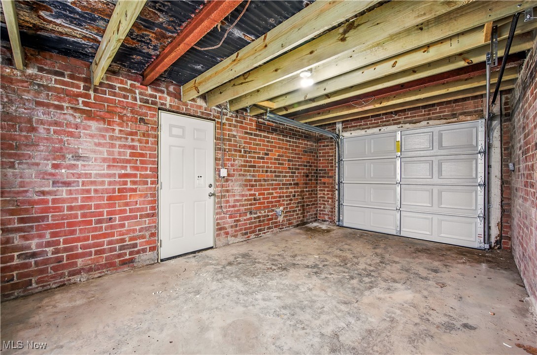 414 10th Street Struthers OH 44471