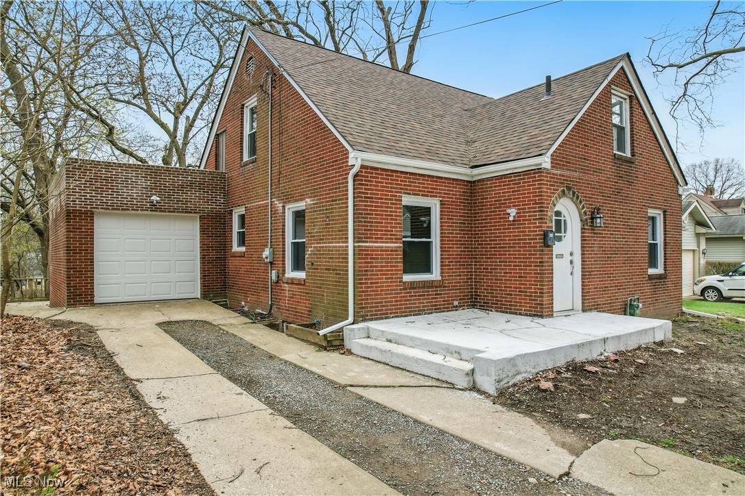414 10th Street Struthers OH 44471