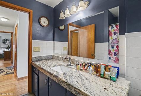 2441 Stocker Avenue Youngstown OH 44505