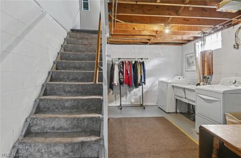 2441 Stocker Avenue Youngstown OH 44505