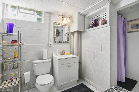 2441 Stocker Avenue Youngstown OH 44505