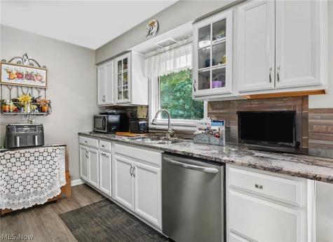 2441 Stocker Avenue Youngstown OH 44505