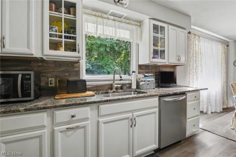 2441 Stocker Avenue Youngstown OH 44505