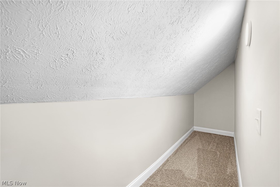 1371 Krumroy Road Akron OH 44306