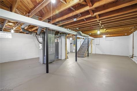1371 Krumroy Road Akron OH 44306