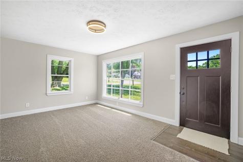 1371 Krumroy Road Akron OH 44306