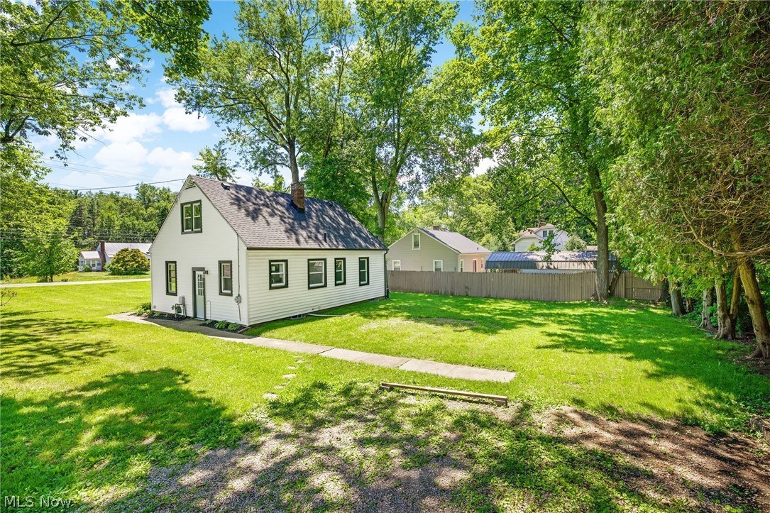 1371 Krumroy Road Akron OH 44306