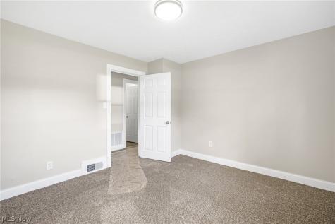 1371 Krumroy Road Akron OH 44306
